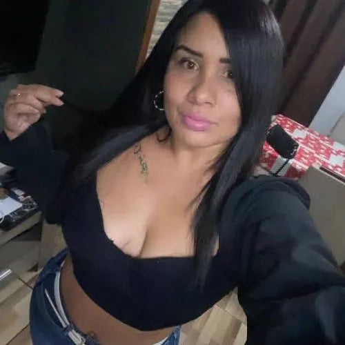 Paula Martínez - Compradora de Facebook